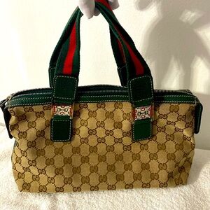 Authentic Gucci canvas shortly line bag